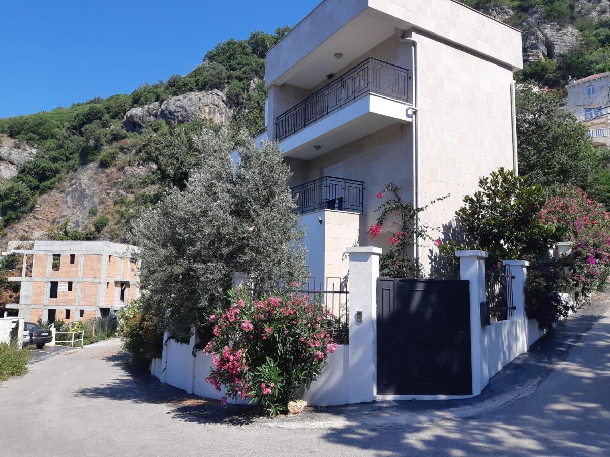Apartments Villa Simonovic Petrovac Ngoại thất bức ảnh