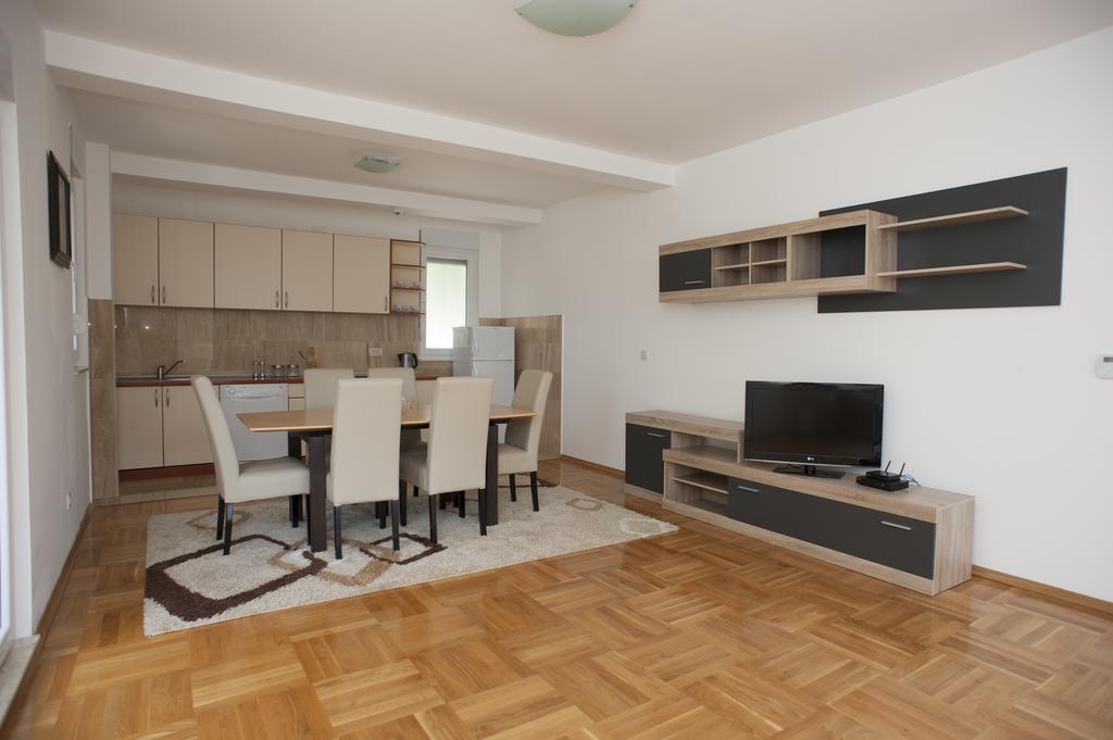 Apartments Villa Simonovic Petrovac Ngoại thất bức ảnh