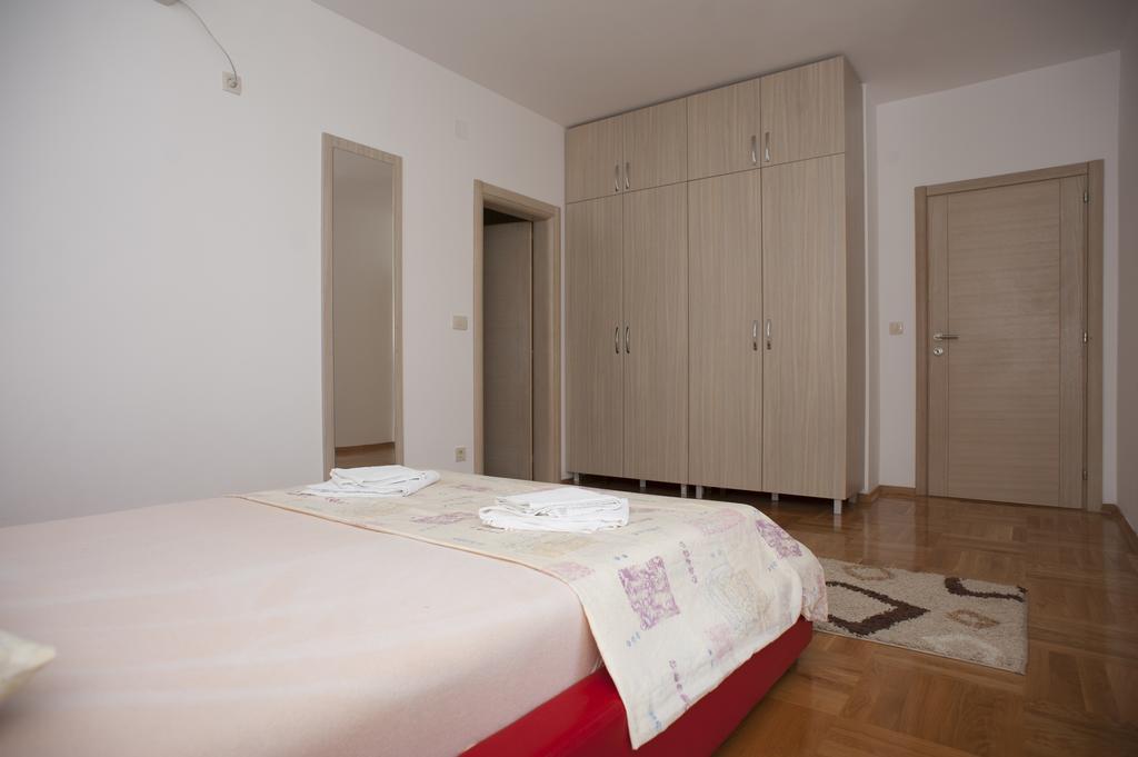Apartments Villa Simonovic Petrovac Ngoại thất bức ảnh