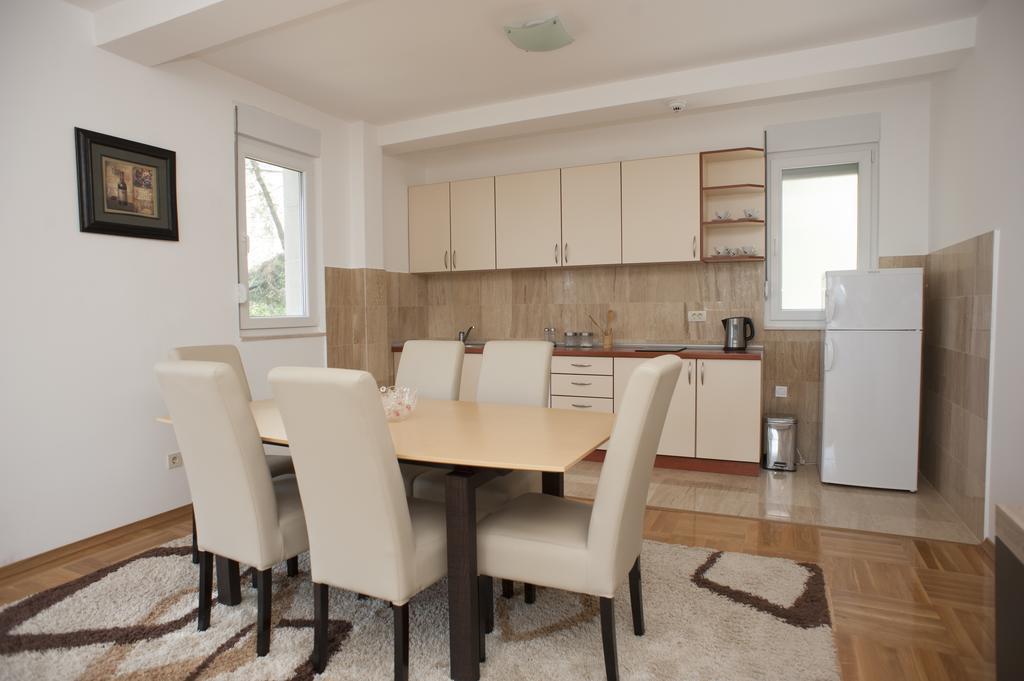Apartments Villa Simonovic Petrovac Ngoại thất bức ảnh