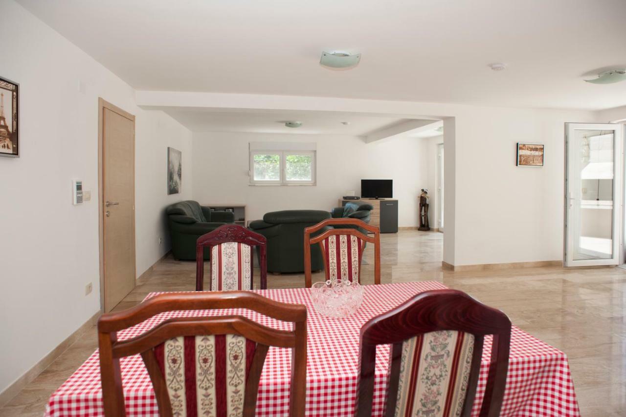 Apartments Villa Simonovic Petrovac Ngoại thất bức ảnh